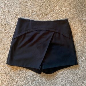 BCBG Black Skort